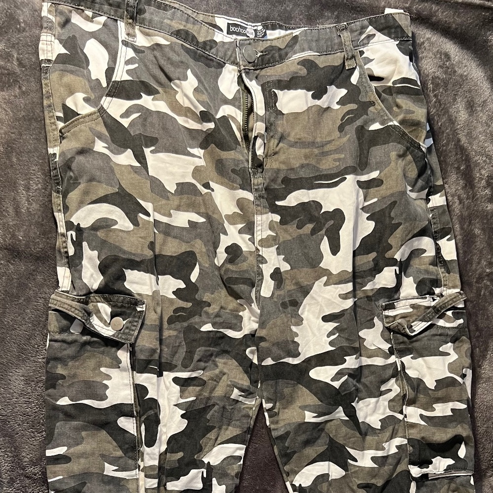Grey Camo Cargo Pants Size 14